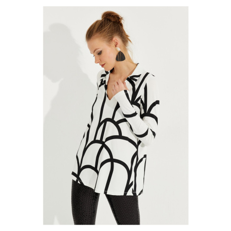 Cool & Sexy Women's White Patterned Polo Neck Blouse