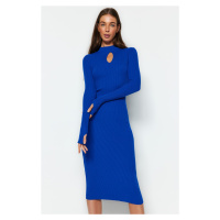 Trendyol Saxe Blue Midi pletené oblečení s oknem/vystřiženým šatem
