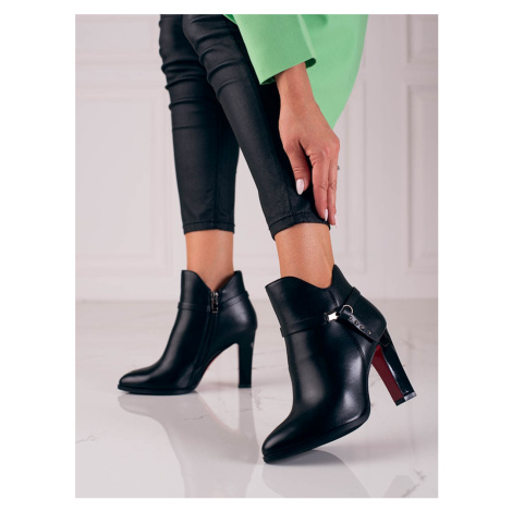 Klasické černé kotníčkové boty dámské na jehlovém podpatku