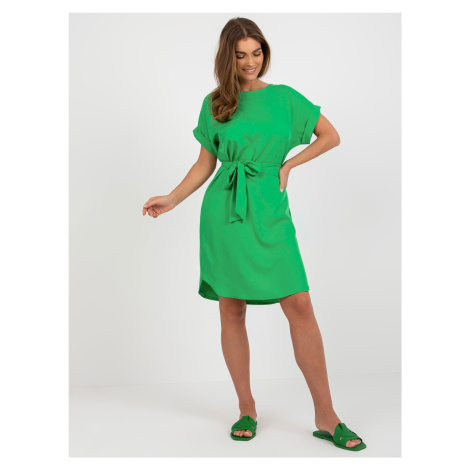 Zelené šaty RUE PARIS s krátkým rukávem Fashionhunters