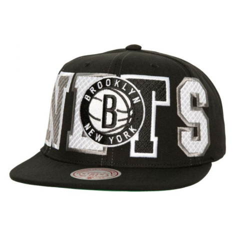 Kšiltovka Mitchell & Ness Varsity Bust Snapback Brooklyn Nets HHSS6461-BNEYYPPPBLCK