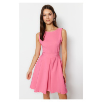 Trendyol růžové mini šaty s volánem a výřezem v pase