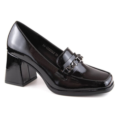 Lakovaná obuv s ozdobným sloupkem Potocki W WOL215A černá W. POTOCKI
