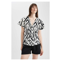 DEFACTO V Neck Fitted Short Sleeve Blouse