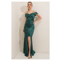 By Saygı Smaragdová sukně s lodičkovým výstřihem Plisované dlouhé saténové šaty s podšívkou