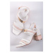 Béžovo-bílé sandály na hrubém podpatku Connie