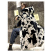 Dlouhý vzorovaný kabátek kožich s potiskem krávy