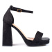 Krásné dámské černé sandály na širokém podpatku