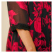 Blancheporte Rozšířená šaty s potiskem květů a 3/4 rukávy černá/červená