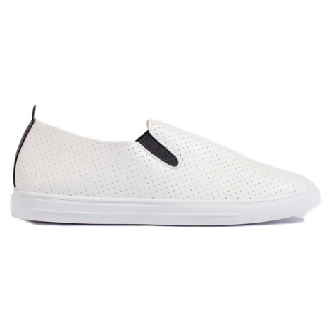 BÍLÉ DÍRKOVANÉ SLIP-ON TENISKY Bílá