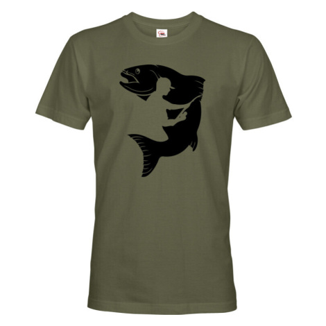Pánské rybářské tričko s potiskem siluety rybáře a ryby BezvaTriko