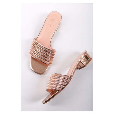 Růžovozlaté pantofle na hrubém podpatku Marisa Sergio Todzi