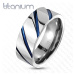 Titanový prsten stříbrné barvy, vysoký lesk, šikmé modré zářezy