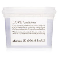 Davines Essential Haircare LOVE Smoothing Conditioner uhlazující kondicionér pro nepoddajné a kr