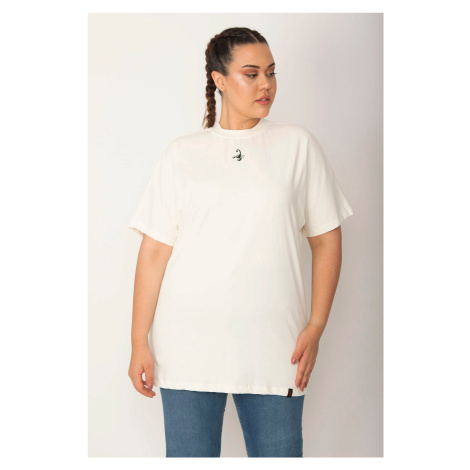 Şans Women's Plus Size Bone Cotton Fabric Crew Neck Blouse with Embroidery Detail on the Back