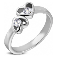 Ocelový prsten stříbrné barvy, dvě srdce s čirými zirkony