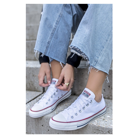 Dámské bílé nízké tenisky Chuck Taylor All Star Converse | Modio.cz