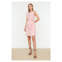 Trendyol růžové tkané šaty s páskem