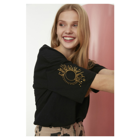 Dámské tričko Trendyol Sun&amp;Moon embroidery