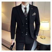 Svatební pánský oblek trojdílný tuxedo