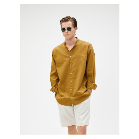 Košile Koton s příměsí lnu s velkým límcem, kapsou a detailními knoflíky, dlouhý rukáv.