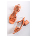 Oranžové kožené sandály na hrubém podpatku 1-28223