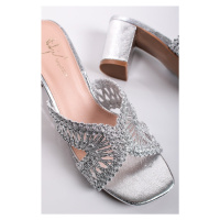 Stříbrné pantofle na hrubém podpatku Penelope