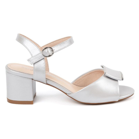 Sergio Leone Praktické sandály dámské stříbrné na širokém podpatku