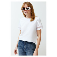 Trendyol White Accessory Detail Basic/Regular Fit Knitted T-Shirt