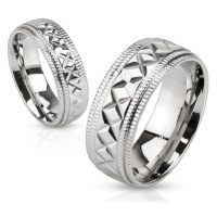 Lesklý ocelový prsten stříbrné barvy, vroubky a geometrické zářezy, 8 mm