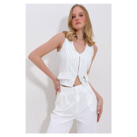 Trend Alaçatı Stili Women's White Front Sleeve Vest