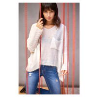 Romantický lehký UNISIZE svetr pulovr s výstřihem a kapsou BeKnitWear BK018
