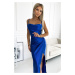 Modré lesklé šaty s rozparkem
