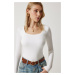 Happiness İstanbul White Square Neck Viscose Knitted Blouse