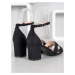 Moderní dámské  sandály černé na širokém podpatku