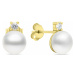 Brilio Silver Elegantní pozlacené náušnice s pravými perlami EA597Y