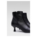 Kotníkové boty Gino Rossi 185473-01 Přírodní kůže (useň) - Lícová