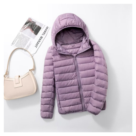 Prošívaná dámská bunda péřovka s kapucí