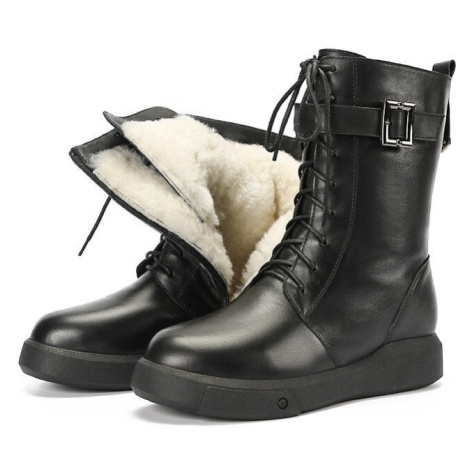 Kožené zimní boty s páskem a šněrováním - ČERNÉ