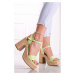 Světle zelené semišové sandály na hrubém podpatku Livana