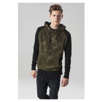 Pánská mikina // Urban Classics Camo Contrast Raglan Hoody olive camo/blk