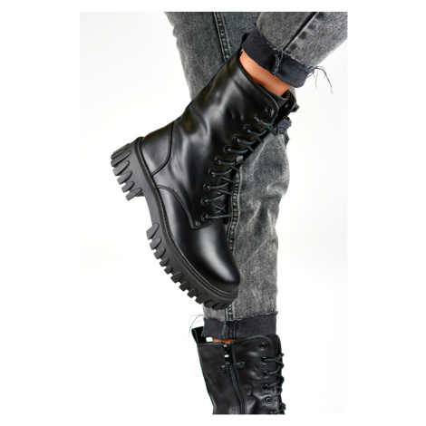 Černé dámské vysoké boty s odnímatelnou ozdobou