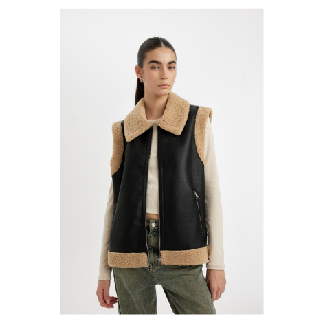 DEFACTO Water Repellent Regular Fit Faux Für Zipper Closure Faux Leather Vest