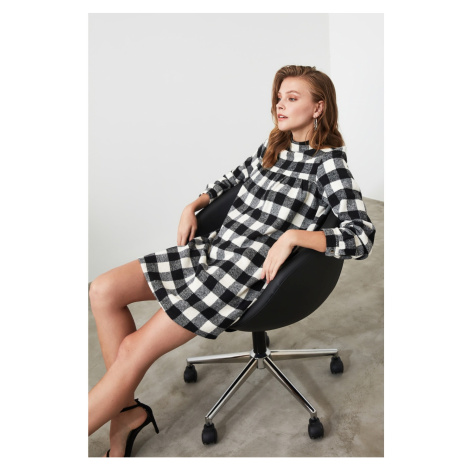 Trendyol White Sheer Neckline Plaid Dress