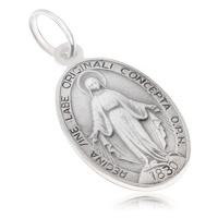 Oválný medailon s Pannou Marií, matný, ze stříbra 925