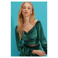 Trend Alaçatı Stili Women's Emerald Green Kissing Collar Velvet Crop Top With Smocking
