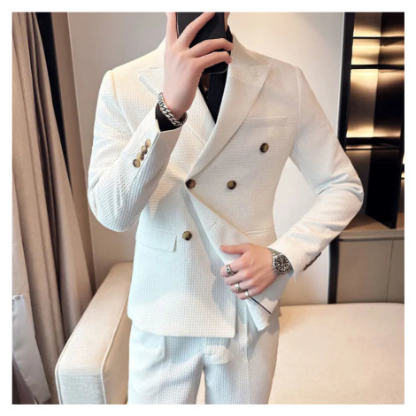 Elegantní dvoudílný pánský oblek s dvouřadým sakem