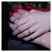 OLIVIE Stříbrný snubní prsten 2131