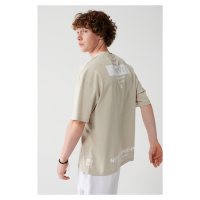 Pánské béžové oversize tričko Avva ze 100% bavlny s potiskem na přední i zadní straně a kulatým 