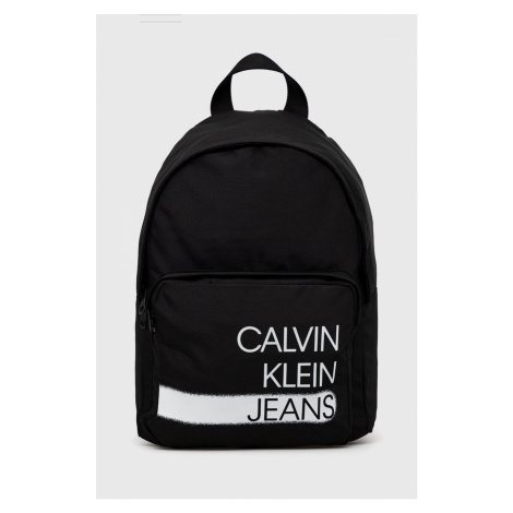 Batoh Calvin Klein Jeans černá barva, velký, s potiskem | Modio.cz
